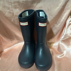Hunter Kids' First Classic Rain Boot is 11/12